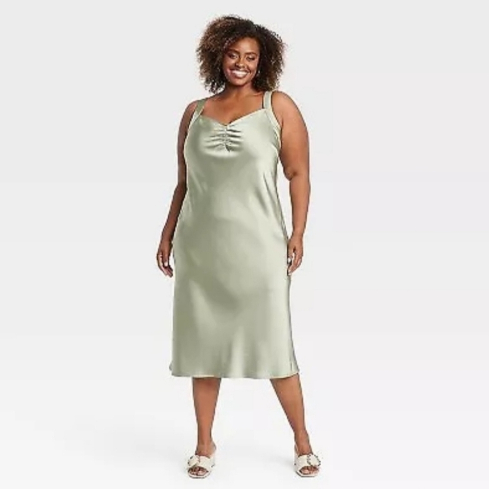 Sale!!📢 Ava & Viv Sage Green Midi Dress